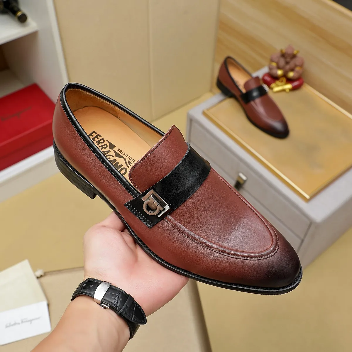 Men's shoes 💰460 Ferragamo [Ferragamo] top imported suit men's shoes 💯Original copy of the official website, product materials: selected imported embossed calfskin + luxury hardware buckle accessories ~ imported water-dyed cow 🐂 leather lining. Strong three-dimensional visual effect, original combination outsole, multiple colors available😘 Size: 39-44 (38.45.46. Customized)